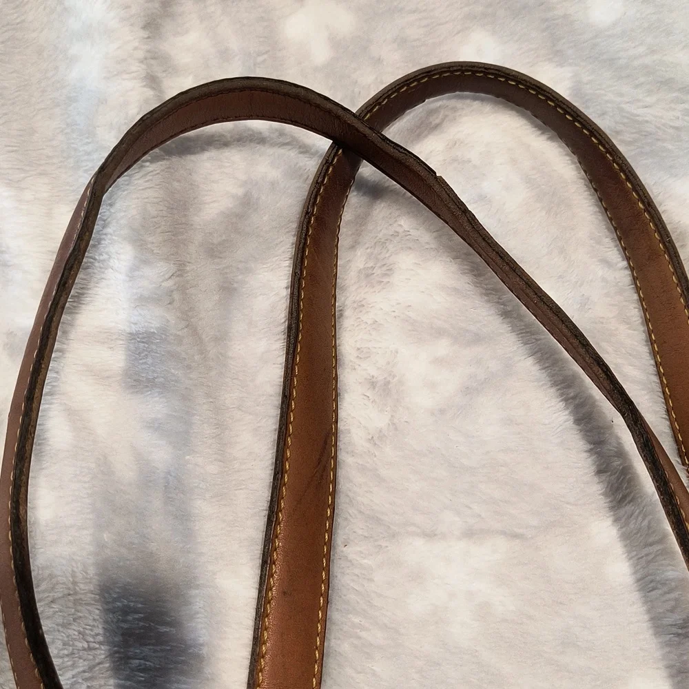 Dooney & Bourke Vintage Pebbled Leather dual zip adjustable strap sachel, EUC